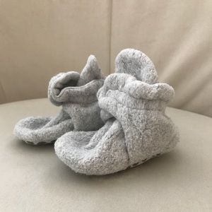 Zutano Fleece Grip Baby Booties 6-12mo